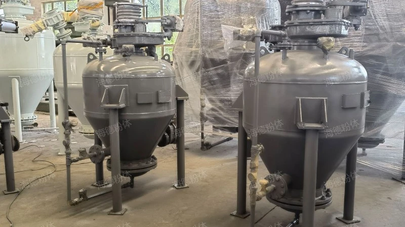 Down type silo ash conveying pump
