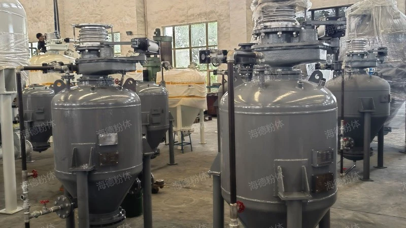 Integrated pneumatic conveying pump