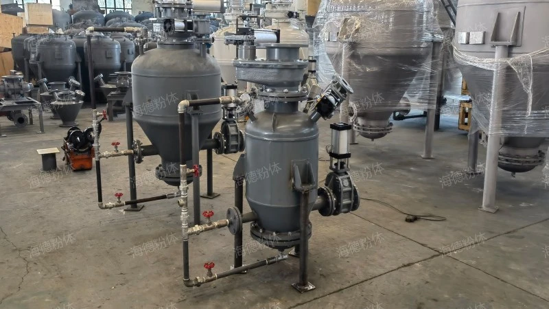 Suction type pneumatic conveying pump
