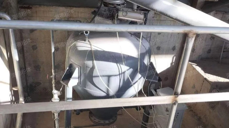 Large capacity bin pump