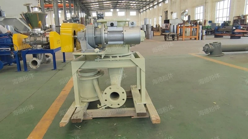 Mobile rotary feeder