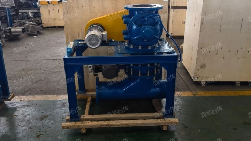Vacuum rotary discharger