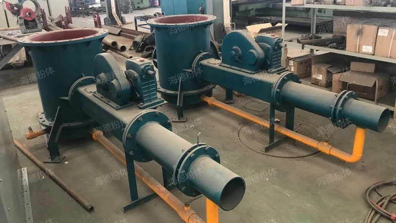 Dust conveying material sealing pump