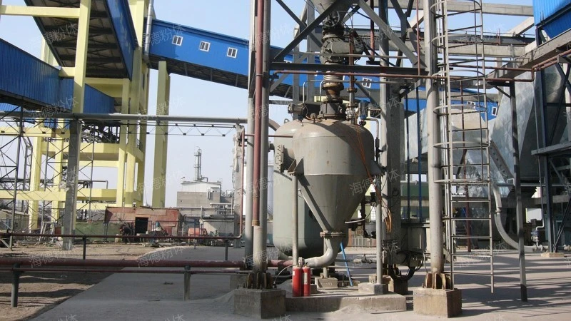 Water containing ammonium nitrate pneumatic conveying