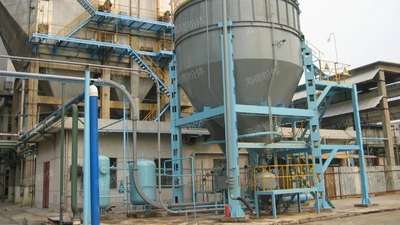 Unloading and conveying materials simultaneously