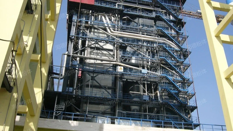 Pneumatic conveying of metal powder materials